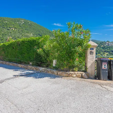 Vue Dans Les Collines * Cavalaire-sur-Mer