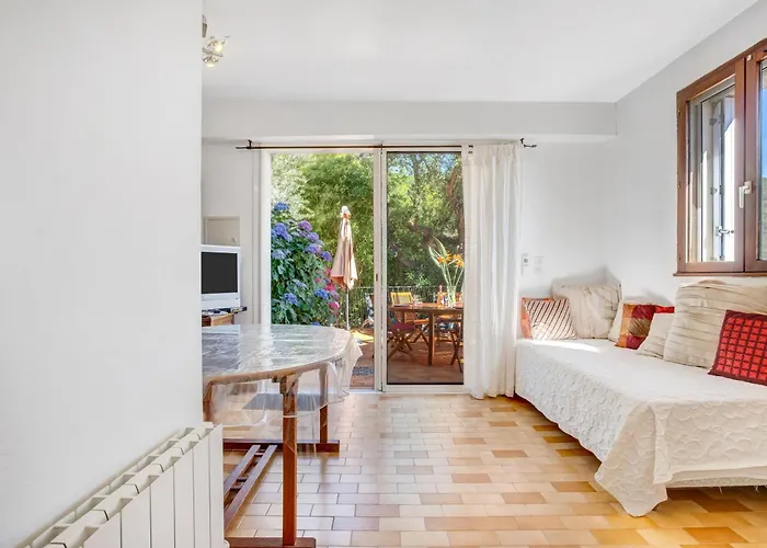 Vue Dans Les Collines 아파트 카발레르쉬르메르