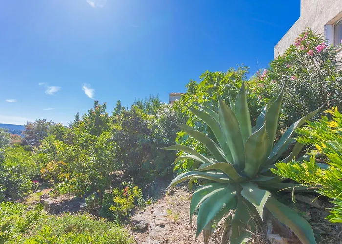 아파트 Vue Dans Les Collines 카발레르쉬르메르